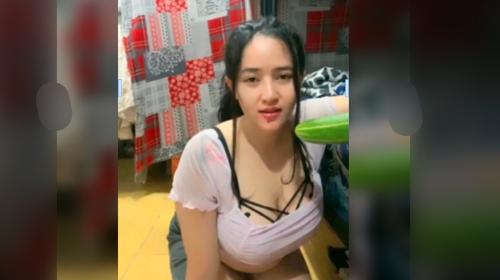 Tan mukbang timun
