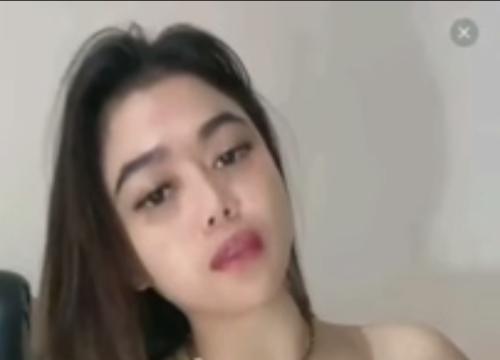 Gilaa mulus banget cewenya 