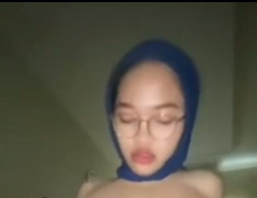 Jilbab udah kelihatan hamil
