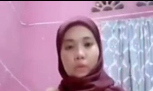 Jilbab lagi sange berat