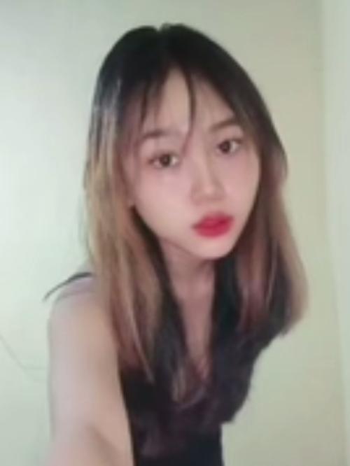 Cewe cantik main pake tangan part1