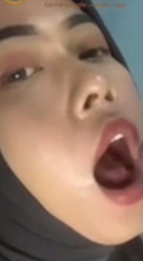 Hijab emut