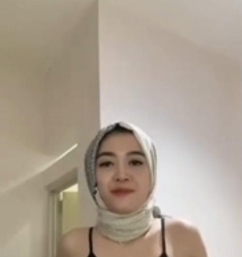 Jilbab mulus putih 