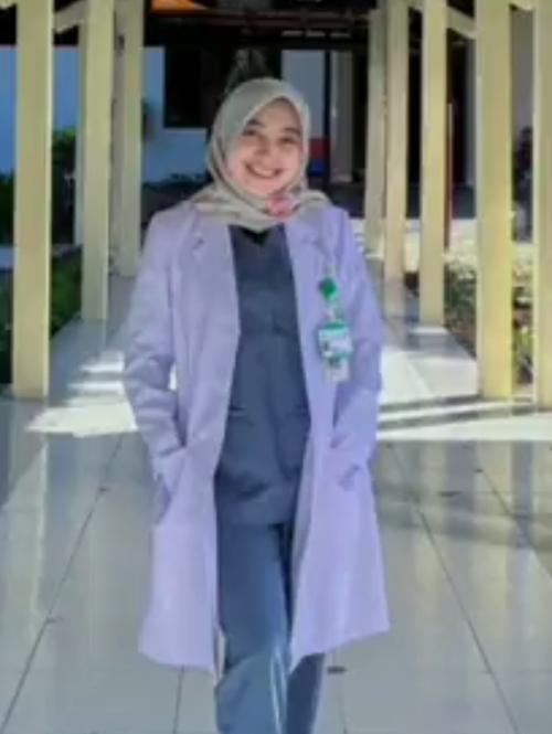 Bidan viral 