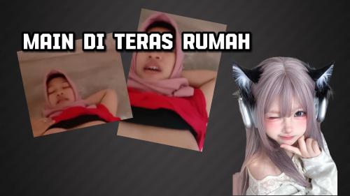 di depan rumah