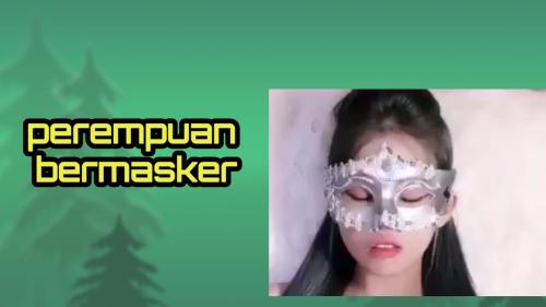 Perempuan bermasker